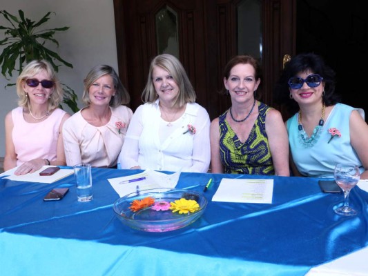 Almuerzo solidario en residencia de los embajadores de Chile