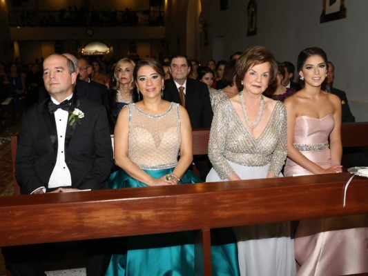 La boda de Idarela Álvarez Sierra y Cristian Mariano Estrada Ferrey