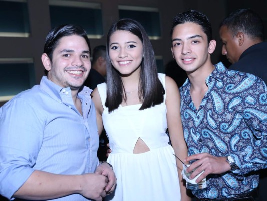 Apertura Up Lounge y Club