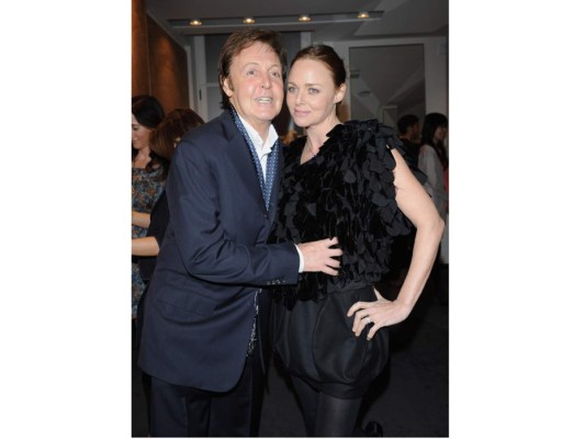 Su padre el ex Beatle Paul McCartney, dice que Stella nació de 'las alas de un ángel', de esta idea surgió el nombre de la banda Wings que el músico formó<br/>