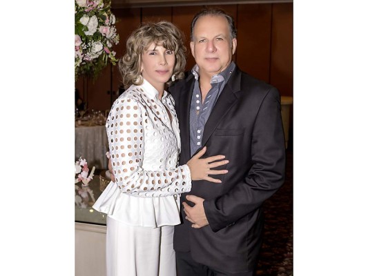 Alegre brunch por la nueva cristiana&nbsp;&nbsp;