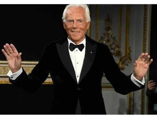 Giorgio Armani<br/>El famoso diseñador, Giorgio Armani, se solidarizó con Italia, gravemente afectado por este nuevo coronavirus COVID-19 y decidió donar la cantidad de 1.3 millones de dólares para ayudar a controlar los crecientes casos.