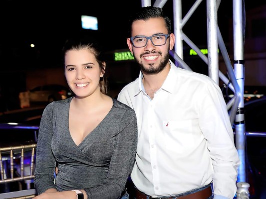Tom Coffee Bar y Lounge abre sus puertas