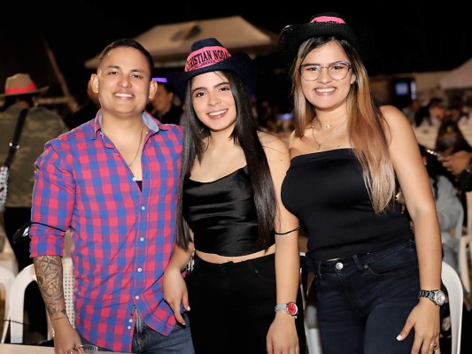 Personas que asistieron al concierto de Christian Nodal en Honduras