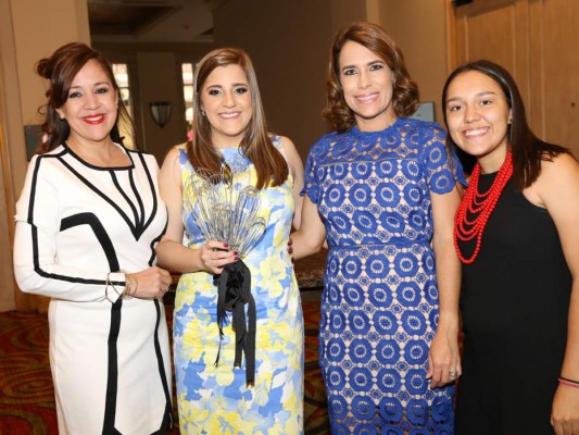 Ana Chico, Daniella Valdés, Maureen Higgins y Alexa Oliva