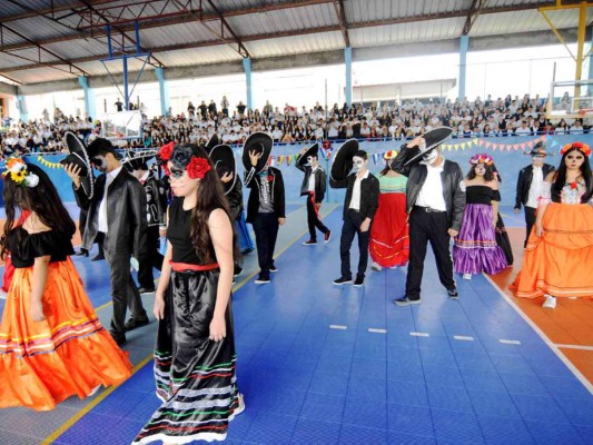 Senior entrance La Estancia School