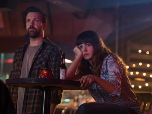 Ella es un monstruo.<br/> Anne da vida al personaje de Gloria, una chica que al dejar su empleo y terminar con su novio, se aventura a vivir en New York, donde se encuentra con un monstruo gigantesco que está acabando a toda la ciudad. <br/>