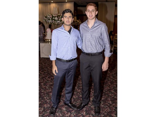 Alegre brunch por la nueva cristiana&nbsp;&nbsp;