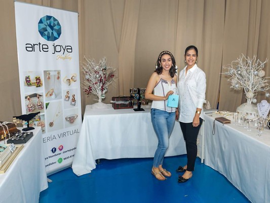 Divertida tarde de compras en la Escuela Internacional Sampedrana