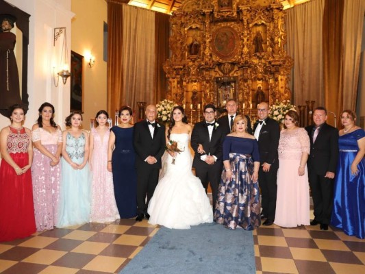 La boda de Camila Reina y Asti Tronconi  