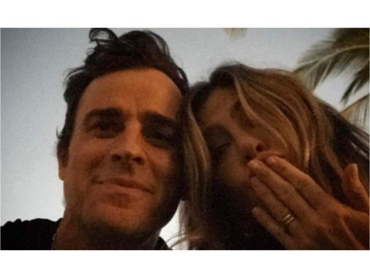 5. Jennifer Aniston y Justin Theroux<br/>La ceremonia fue en su casa de Bel Air, Los Ángeles. La estrella engañó a los invitados diciéndoles que era la fiesta de cumpleaños adelantada de su reciente prometido.