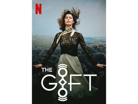The Gift: Temporada 2. Y ya esta lista la segunda temporada donde Atiye corre contra el tiempo para cumplir su destino, mientras que la misteriosa organización detrás de Serdar amenaza su futuro.