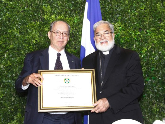 Homenaje a monseñor Rómulo Emiliani