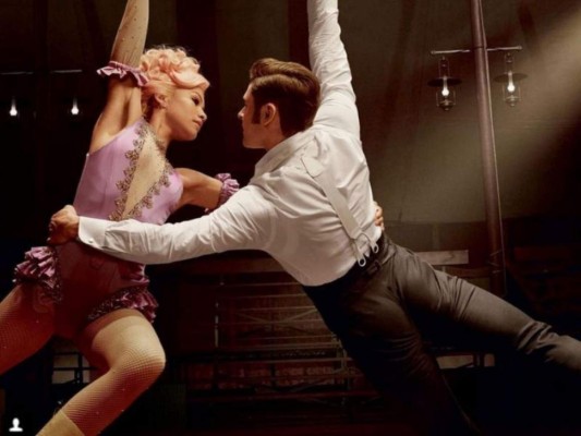 Zac Efron: The Greatest Showman fue la cinta en la que trabajó Zendaya junto a él, en donde el actor interpreta a un ilusionista, cuyo interés romántico es ella, una trapecista.