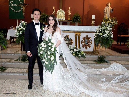 La boda eclesiástica de Paola Pineda y Alejandro Martínez    