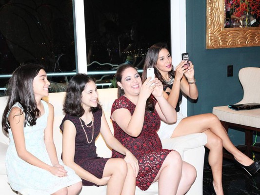 Noche de karaoke para Rachel Ramos  
