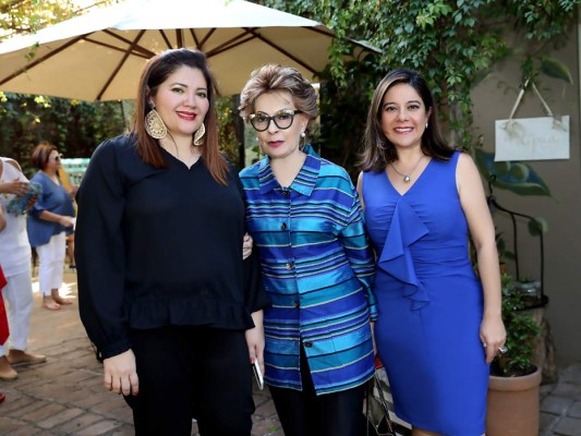 Gisela Eunice Reyes, Bonnie García y Diana Martínez (fotos: Hector Hernández)