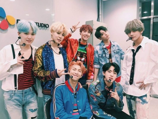 En 2017 el grupo musical empezó a ser reconocido a nivel internacional como el principal promotor de la ola coreana, especialmente en el mercado estadounidense. Fue la primera banda coreana en recibir las certificaciones de oro y de platino por parte de la Recording Industry Association of America, la cual representa la mayor parte de las compañías disqueras en Estados Unidos, por los sencillos DNA y MIC Drop.