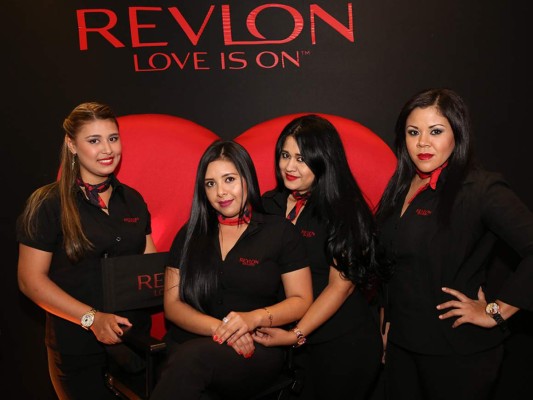 BeautyBook celebra su primer año con exclusiva pasarela