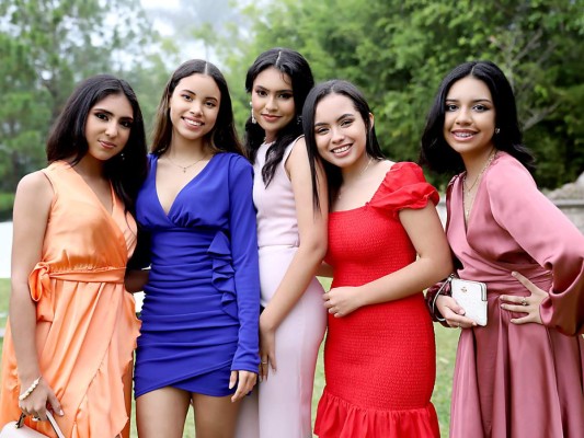 Francis Contreras, Astrid Velásquez, Osiris Valladares, Sofia Rodriguez y Ana Diaz