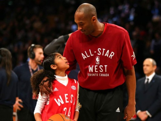 5. Kobe Bryant falleció junto a su hija el pasado 26 de enero tras un accidente cuando el jugador se traslada en helicóptero junto a su pequeña de tan solo 13 años.
