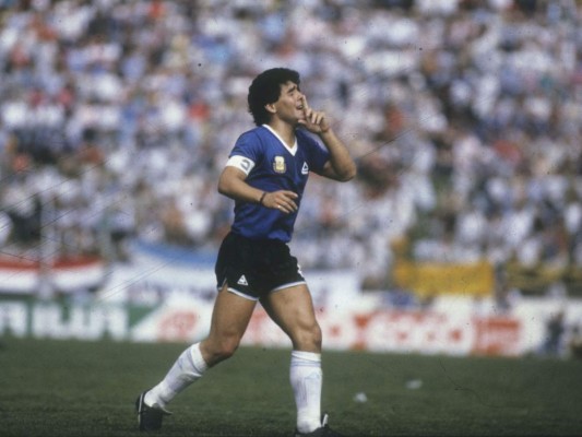 Con respecto a clubes también hay otro grupo de premios relacionados con la estrella argentina, los más destacados durante su paso por el club el Napoli, donde ganó una Copa de la UEFA y los únicos dos scudettos que posee la institución.
