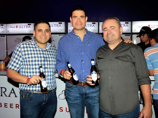 Michelob Ultra inauguró Ultra Bar en la Plaza Juniana   