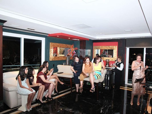 Noche de karaoke para Rachel Ramos  
