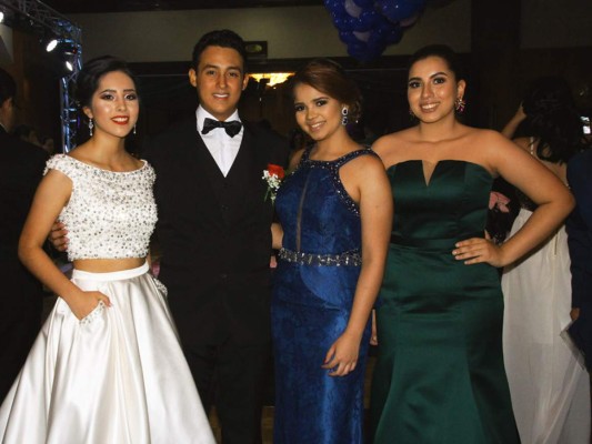 Fiesta de la Academia Americana en San Pedro Sula