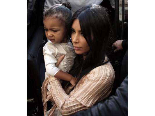 Kim Kardashian bautiza a North West en Jerusalén