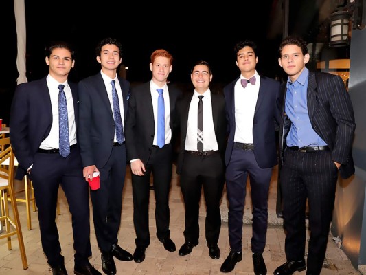 La Senior Dinner de la Escuela Americana