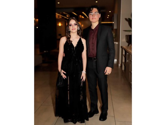 Mia Flores y Rodrigo Alfaro