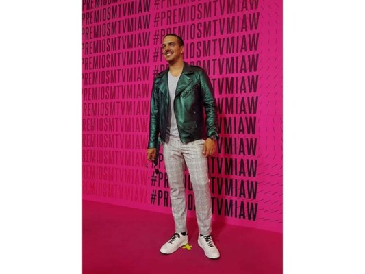 Vadhir Derbez
