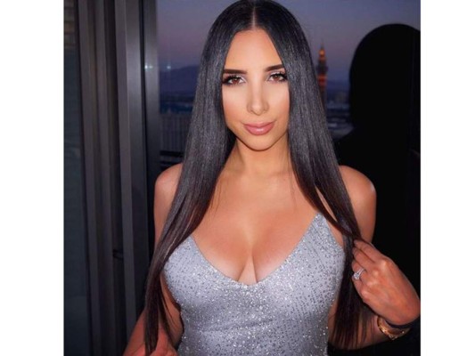La youtuber venezolana Mariale es un clon de Kim Kardashian, la influencer incluso ha imitado fotos de la estrella de reality.