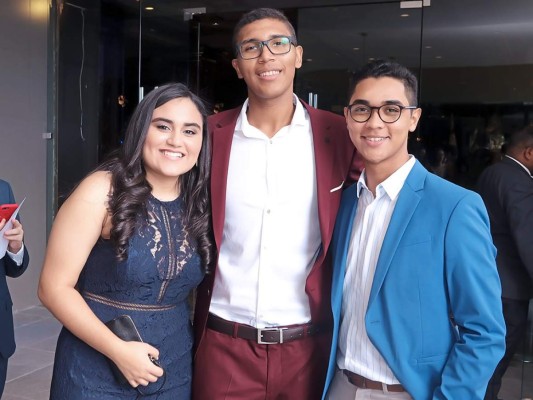 La generación 2019 de Santa María del Valle celebra desayuno
