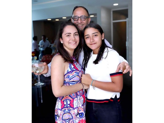 Celebración por el cumpleaños de Sonia Patricia Castillo Casanova