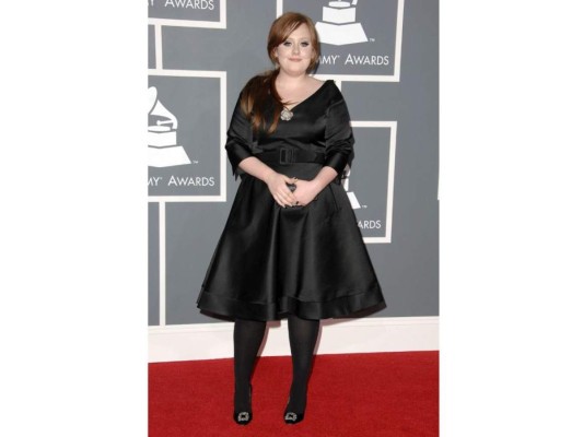 2009: Mejor Artista Nuevo<br/><br/>Un año más tarde, el éxito de Adele era innegable por lo que en los Premios Grammy de 2009; fue reconocida con dos galardones en las categorías de ‘Mejor artista nuevo’ y ‘Mejor interpretación vocal pop femenina’ por su sencillo ‘Chasing Pavements’. <br/>