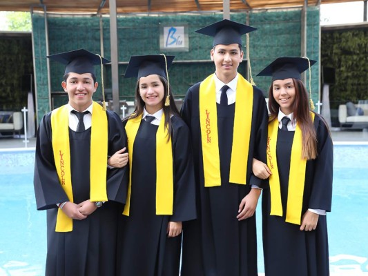 Firma de acta de Lincoln School generación 2017