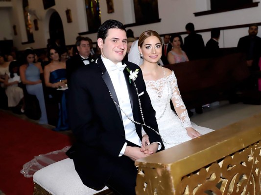 La boda eclesiástica de Remo Fernando Memoli y Marisela Avilés Durón