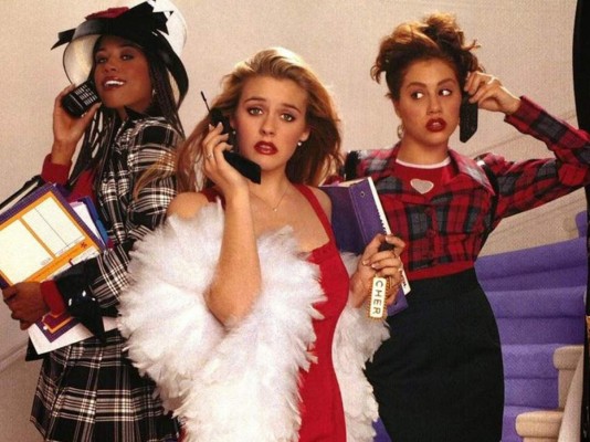 'Clueless' La ropa y la moda son dos elementos muy importantes en esta comedia que si eres amante de la moda la disfrutaras del inicio al final.
