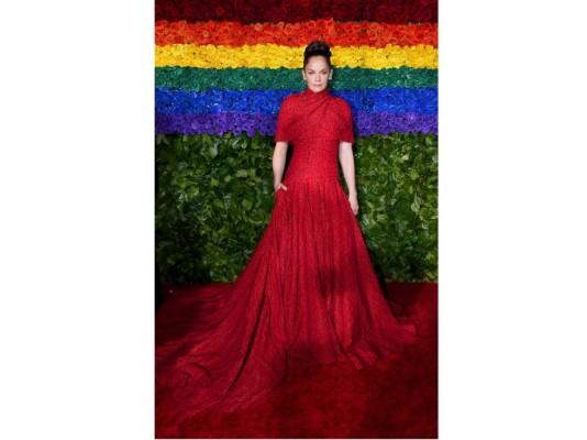 Ruth Wilson protagonista de 'The Affair' fue una de las invitadas mejor vestidas tras enfundarse un espectacular vestido rojo de Brandon Maxwell.