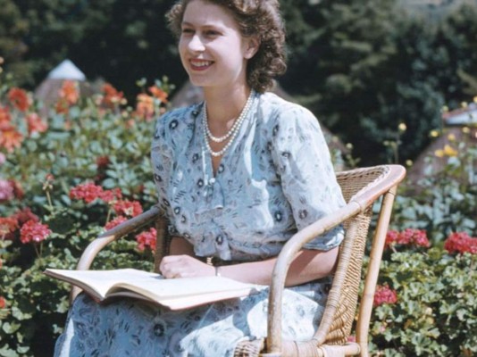 La princesa Isabel II en el parque nacional de Sudáfrica en 1947<br/>