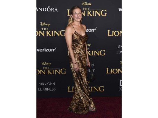 Beyonce y Blue Ivy impresionaron durante alfombra roja de la premiere de 'The Lion King'.