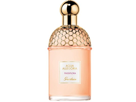 4. AQUA ALLEGORIA la frescura llega con esta nueva edición de Flora Cherrysia, una deliciosa colonia floral acuática.