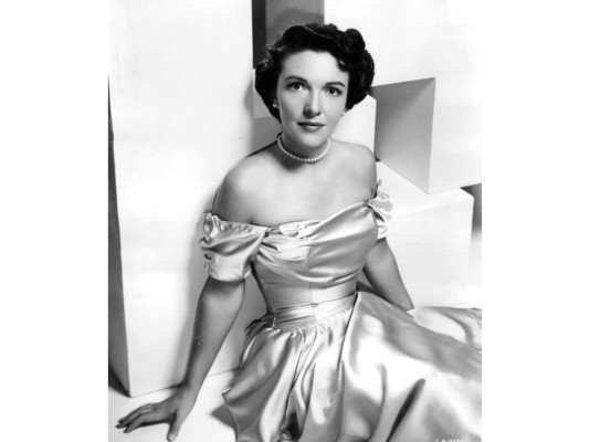 La exprimera dama de Estados Unidos Nancy Reagan murió en California a los 94 años por un problema cardiaco.Reagan, quien en los últimos años había sufrido un deterioro de su salud, vivía en Bel Air, en Los Ángeles, California. Su matrimonio de 52 años con el expresidente estadounidense Ronald Reagan llegó a ser descrito como el amor más grande en la historia de la presidencia de Estados Unidos.