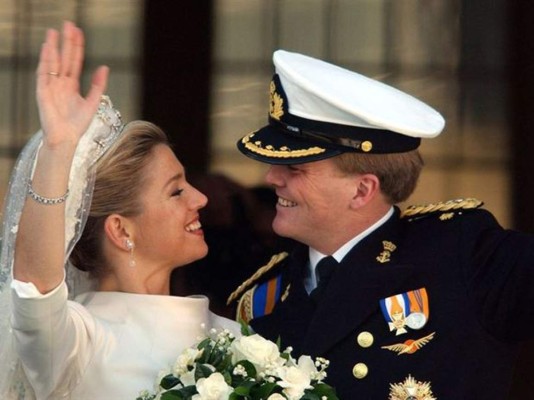 8.La boda de Máxima y Guillermo de Holanda: ¡Una boda real que pudo no haberse celebrado nunca! No sólo porque la argentina Máxima Zorreguieta fuese católica, mientras que la familia real holandesa es protestante, sino porque además su padre fue ministro de Jorge Rafael Videla, quien fue encarcelado por los crímenes cometidos durante la “guerra sucia” en los años 70.<br/>