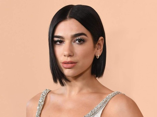 Dua Lipa se convierte en la nueva imagen de Elle Magazine