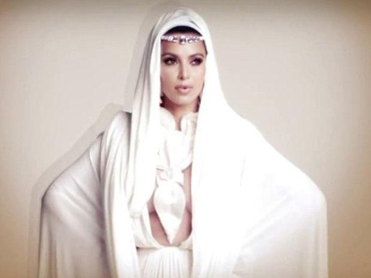 Polémica por portada árabe de Kim Kardashian