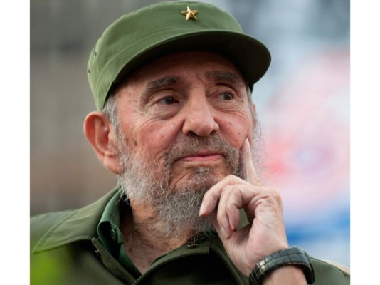 A los 90 años el máximo líder del comunismo y gran artífice de la Revolución Cubana, Fidel Castro, dejo de existir, tras uno de los mandatos más longevos de la historia.