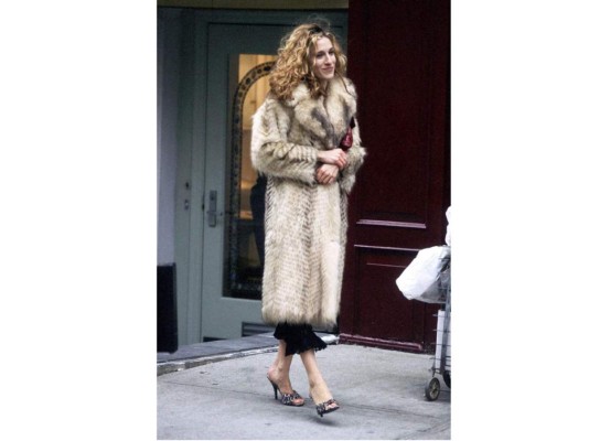 10 de los looks más icónicos de Carrie Bradshaw